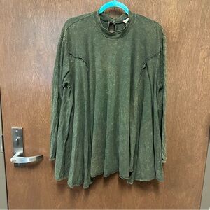 Altar’d State Mock Neck Acid Washed Swing Top Size L Green Oversized Boho Flowy